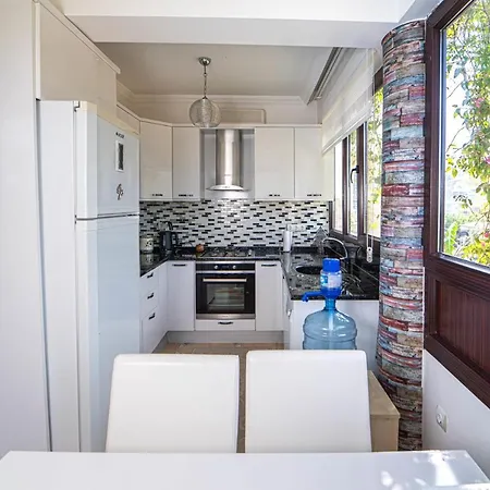 Astonishing Flat With Amazing View, Balcony And Terrace In Fethiye Hébergement de vacances *